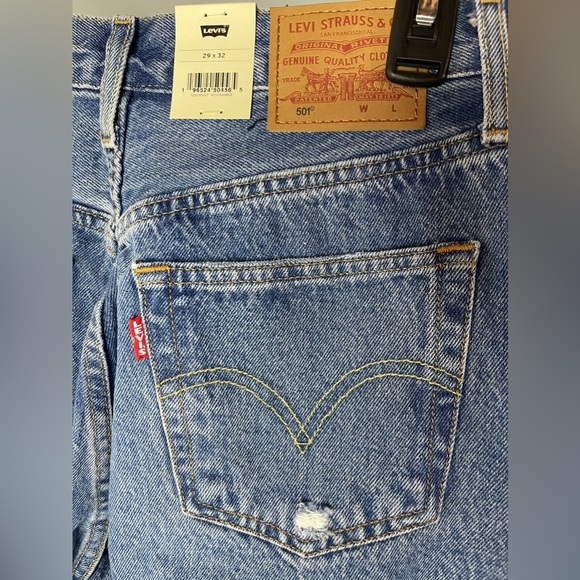 Women’s Levi’s 501 jeans. High‎ rise straight leg pant. NWT 29x32 medium wash​ - Picture 4 of 5